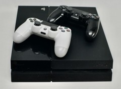 Sony PlayStation 4 500GB Gaming Console – Black w/ 2 controllers & Headset