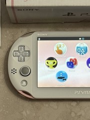 PS Vita 2000 Light Pink / White Complete In Box 8GB – Tested USA Seller