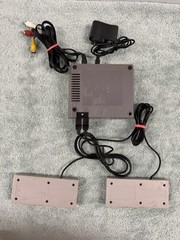 8-Bit Retro Entertainment System Console – 2 Controllers – Tested
