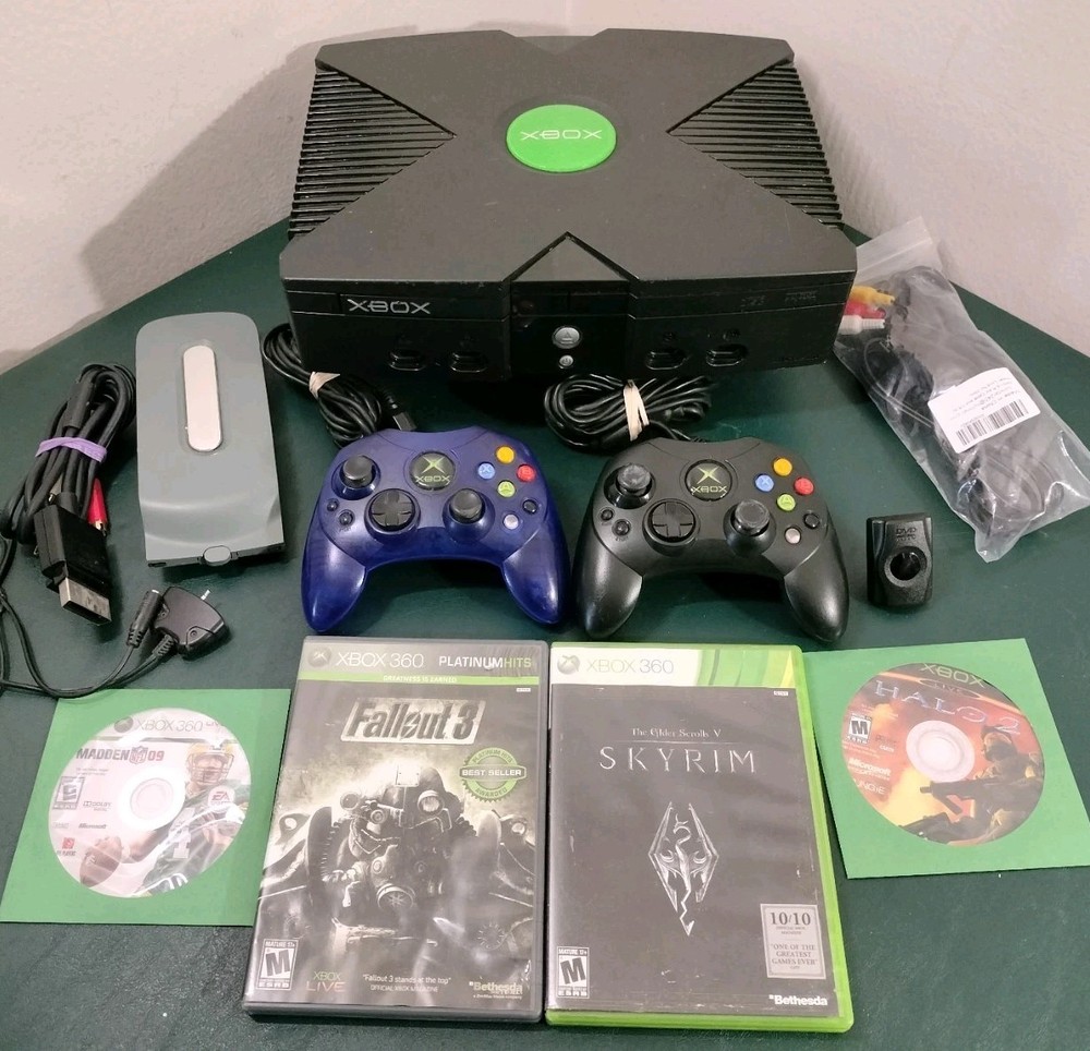 Original Xbox Console Lot – 2 Controllers 4 Games 360 HDD & AV Cable – For Parts