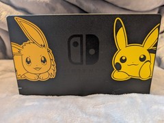 Nintendo Switch Pikachu & Eevee Edition + Pokeball/Carry Case/Extra Controller