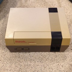 Nintendo NES-001 Console with Controller & Zapper & Mario/Duck Hunt Combo Game