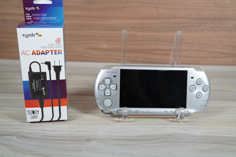 Sony PSP 3001 Silver Platinum System New battery w/ charger
