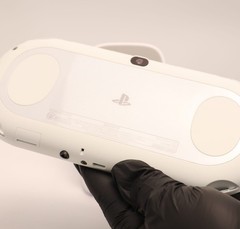 PS Vita PCH-2000 Sony PlayStation All White Console Region Free 436