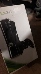 Microsoft Xbox 360 Kinect Bundle 250GB Matte Black Console