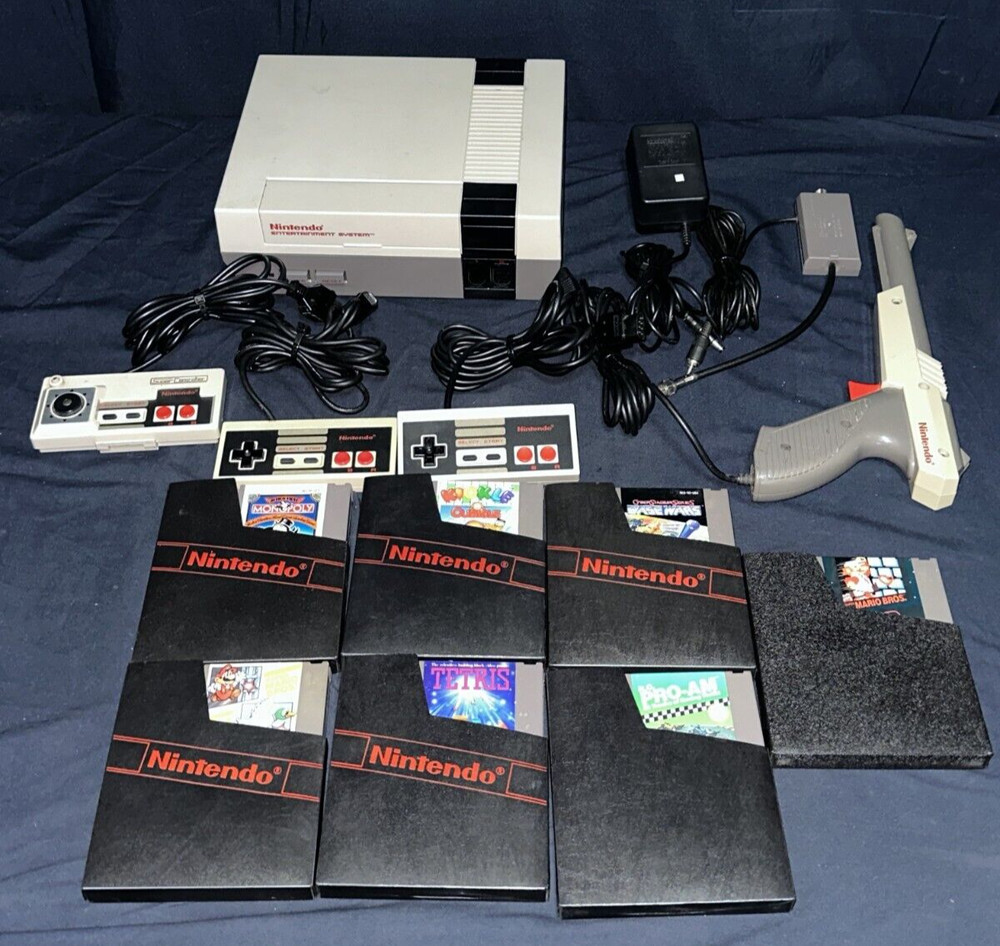 NINTENDO NES CONSOLE 3 CONTROLLERS ZAPPER ALL CORDS 7 Games TESTED WORKING 1985
