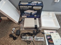 Nintendo NES Version Variant European PAL Console Control Deck MINT UNUSED!