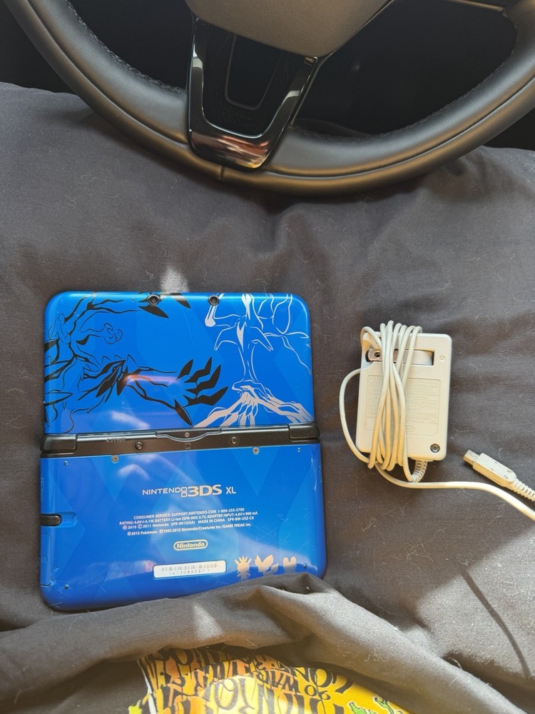 USA VERSION Nintendo 3DS XL Pokémon X and Y BLUE version Handheld System