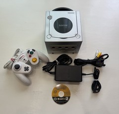 Nintendo GameCube Console Silver Bundle