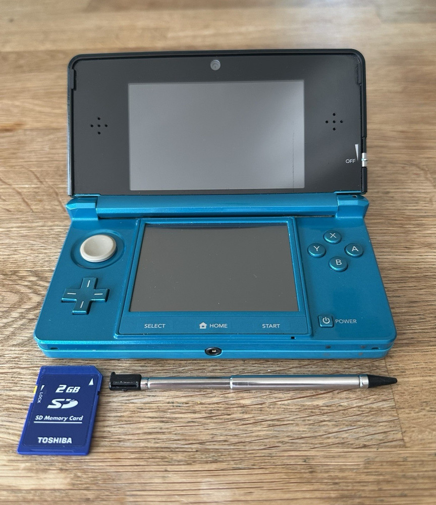 Nintendo 3DS CTR-001 Handheld System Aqua Blue w/ Stylus & 2GB SD Card