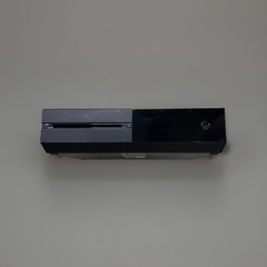 Xbox One 500GB Console Bundle w/Controller, Kinect, Power & HDMI, 2 Games TESTED