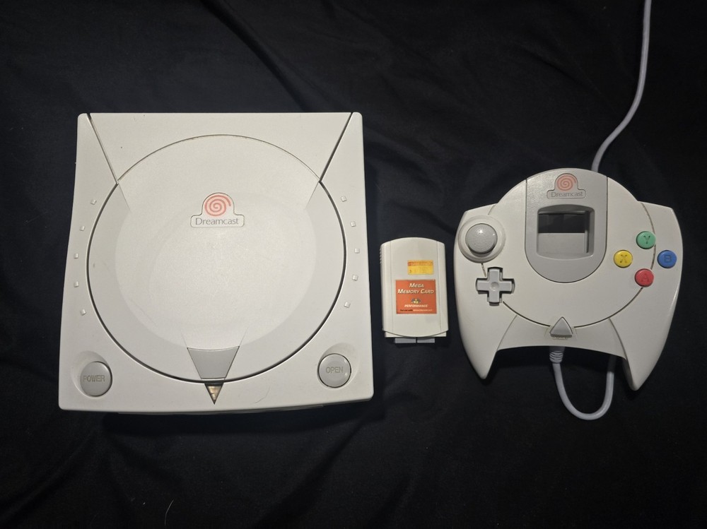 SEGA Dreamcast – White – with controller and mem card – NO wires