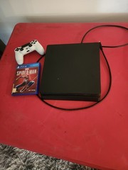 Sony PlayStation 4 PS4