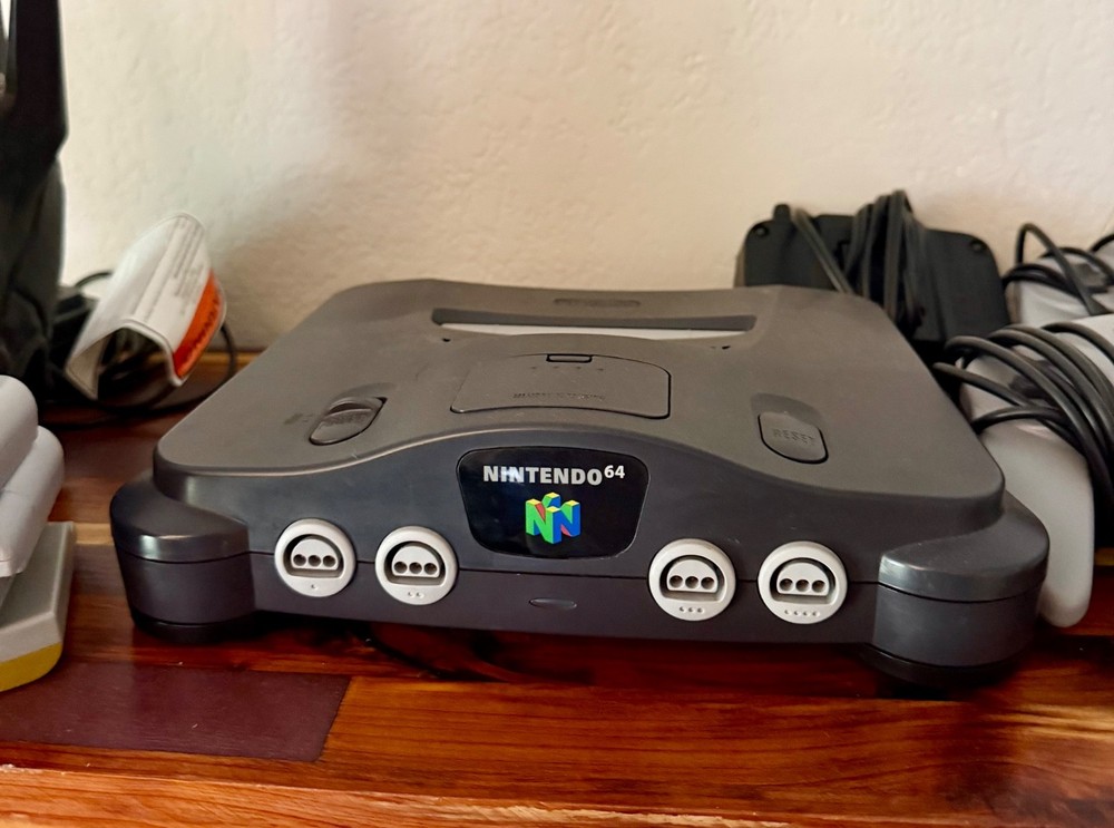 *Working* Nintendo 64 – Console, Controllers, Games, RCA to HDMI Converter