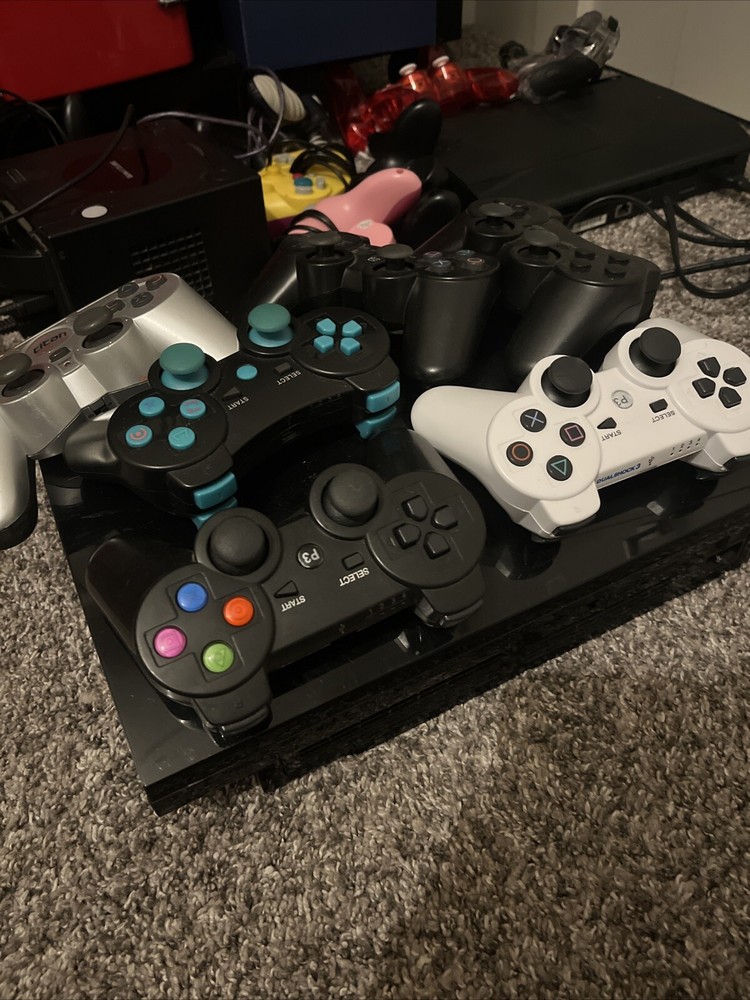 PS3 Fat With 6 Controllers