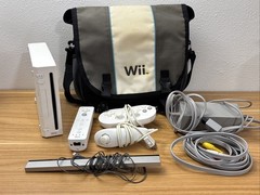 Nintendo Wii RVL-001 Bundle 1 Controller 1 Nunchuk 1 Game Controller Wii Bag