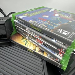 Microsoft Xbox One 1540 Console Bundle W/Kinect camera Cords No Controller Works