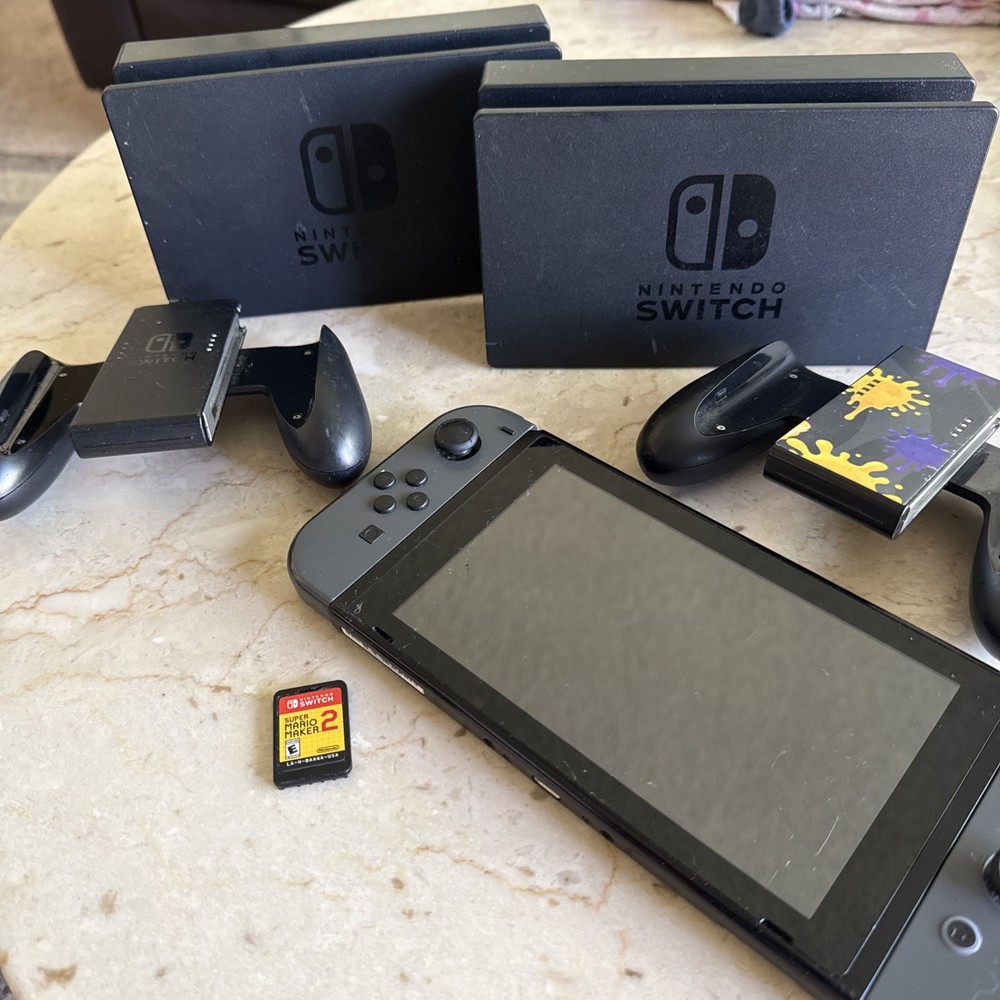 Nintendo Switch V2 Tested 2 controllers, 2 docks + Mario Maker