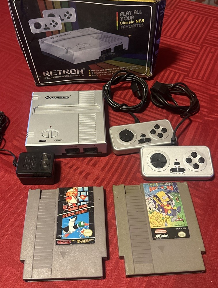 Retron HYPERKIN Classic NES Console 2 Controller AC Adapter 2 Games No AV Cord