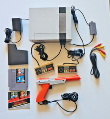 Original 1985 NES Console Bundle (System, Zapper, Super Mario/Duck Hunt) TESTED
