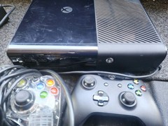 Microsoft Xbox 360 E Console Bundle with Wireless Controller