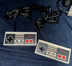 NINTENDO NES CONSOLE 3 CONTROLLERS ZAPPER ALL CORDS 7 Games TESTED WORKING 1985