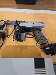 Original Nintendo NES Console Gray, 3 Controllers, Zapper, Cables, Tested Works