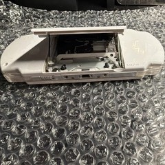 Sony PSP-2000 White Handheld Console Wi-Fi, Headphone Jack, PlayStation Portable