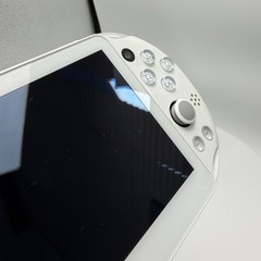 PS Vita PCH-2000 Sony PlayStation All White Console Region Free 436