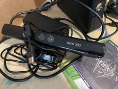 Black Xbox 360 Slim 120GB w/ Kinect, Controller & Skyrim Vintage
