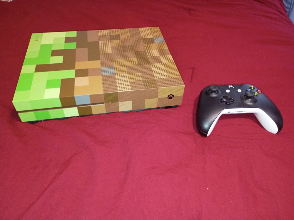 Microsoft Xbox One S Minecraft Limited Edition Bundle 1TB Green & Brown Console