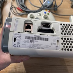 Microsoft Xbox 360 Console 2x Controllers Cords Kinect