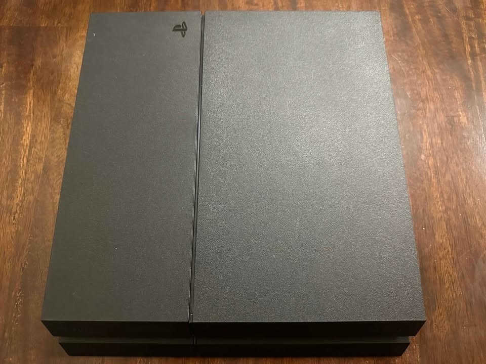PlayStation 4 PS4 Console Bundle Tested Working Controller Cables Clean 500 GB