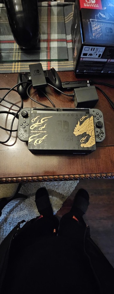 Nintendo Switch Monster Hunter Rise Deluxe Edition Console