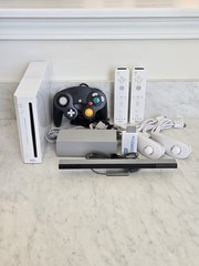 Complete Nintendo Wii Bundle – HDMI Enabled, 15 Games, GameCube + Wii Remotes
