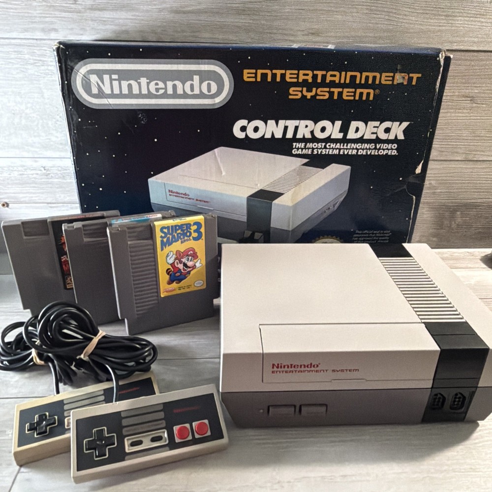 Nintendo NES Control Deck Mario Trilogy 1 2 3 Bundle In Original Box 2 Controls