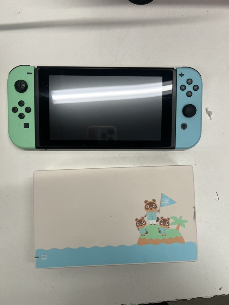 Nintendo Switch Animal Crossing: New Horizon Special Edition 32GB-W (P03066809)