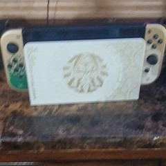 Nintendo Switch OLED Zelda Edition White/Gold 64GB HEG-001 Region Free