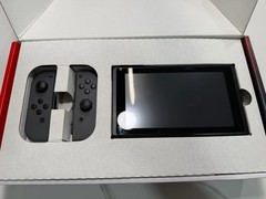 Nintendo Switch Console Bundle w/Gray Joy-Cons with 2 Games And Original Box