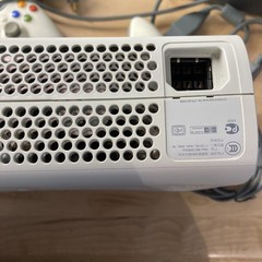 Microsoft Xbox 360 Console 2x Controllers Cords Kinect