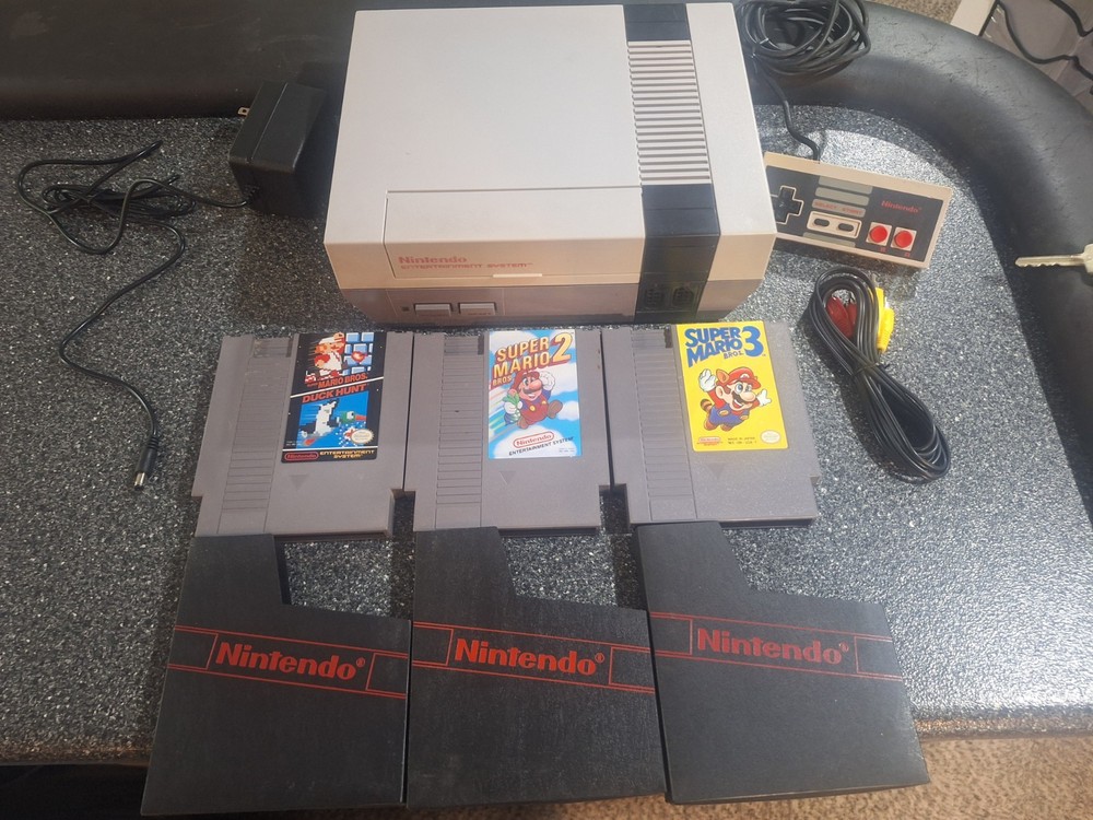 Original NES Nintendo Console Bundle With MARIO 1 2 3 TRILOGY Games TESTED