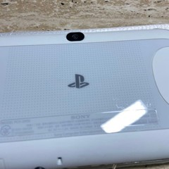 PS Vita PCH-2000 Silver Complete in Box Near Mint Condition 7043