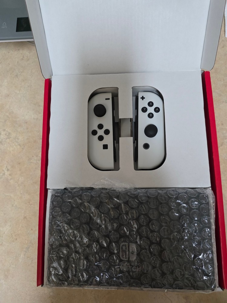 Nintendo Switch White OLED Model HEG-001 Console Bundle With Games & 512 MicroSD