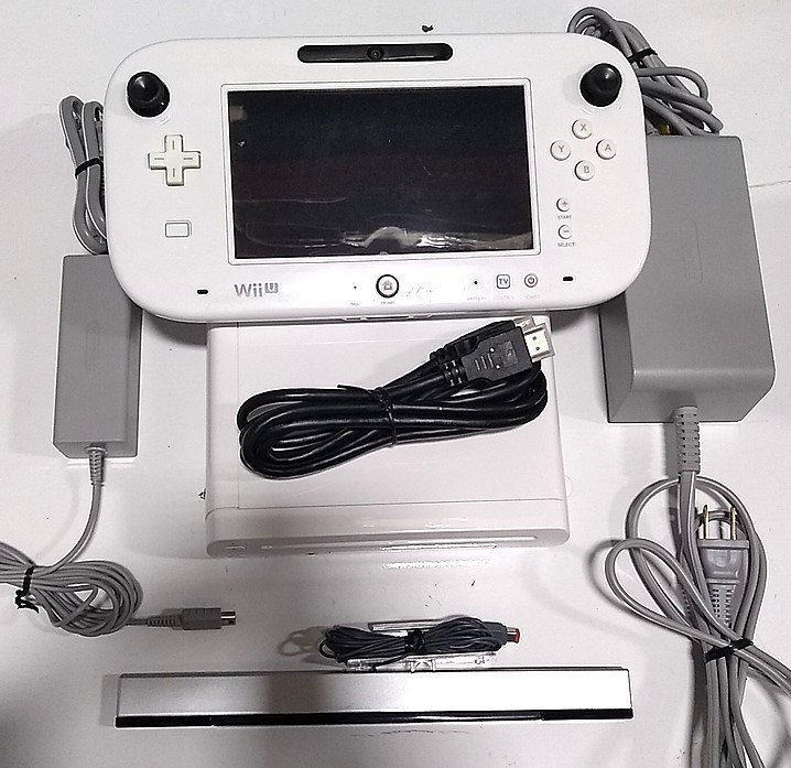 Nintendo Wii U 8GB Basic Console Handheld Set Gaming System WHITE WUP-001(02)