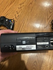 Xbox 360 E Kinect + 2 Wireless controllers