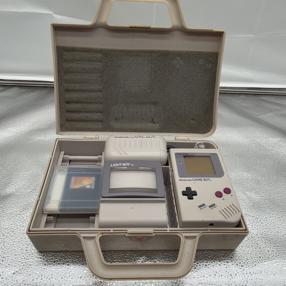 Nintendo Game Boy With Hard Plastic Case Light Boy Battery & Cleaner Not Tested