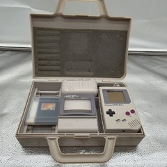 Nintendo Game Boy With Hard Plastic Case Light Boy Battery & Cleaner Not Tested