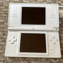 Nintendo DS Lite Polar White Handheld System WITH CHARGER AND STYLUS OEM