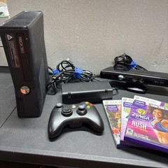 Xbox 360 S Console Bundle – 1 Controller, 360 Kinect, Plus 3 Free Games!