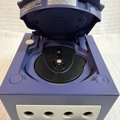 Nintendo Gamecube Console Bundle 2-Controllers 2-Memory Cards 4-Games DOL-001